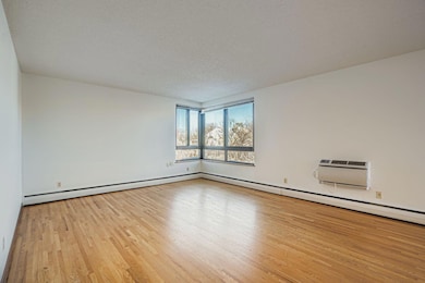 1912 Dupont Ave S unit 407, Minneapolis, MN 55403 - photo 4