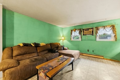 325 Ashland Ave unit 2, Southbridge, MA 01550 - photo 4