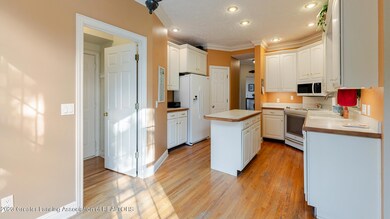 6138WLONGVIEW16