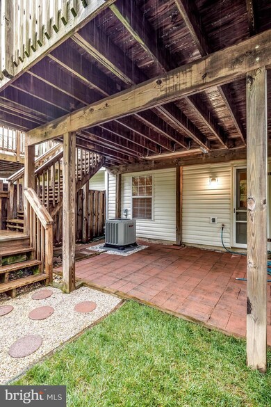 13236 Copper Cove Way, Herndon, VA 20171 - photo 3