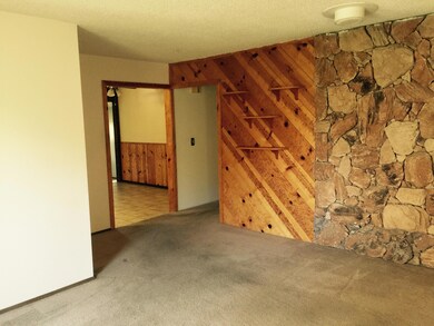 LIVING RM TO HALL