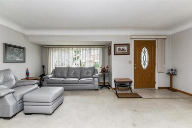 156 17th St SW, Cedar Rapids, IA 52404 - photo 5