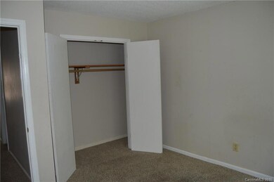 641 W Sharpe St, Statesville, NC 28677 - photo 4