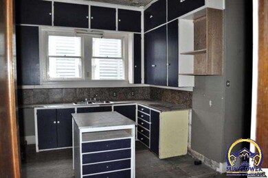 822 SW 6th Ave, Topeka, KS 66603 - photo 7