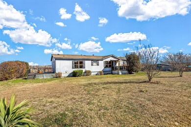 147 Layfield Ln, Rhome, TX 76078 - photo 4