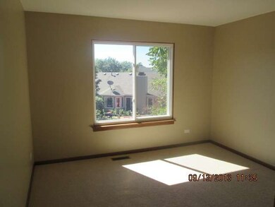 1150 Newcastle Ln, Aurora, IL 60506 - photo 3