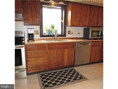 39 Bysher Ave, Flourtown, PA 19031 - photo 6