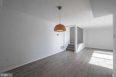 120 Roberts Ln unit 301, Alexandria, VA 22314 - photo 2