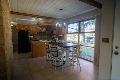 206 Loma St, Waterloo, IA 50701 - photo 2