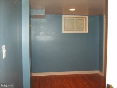 5547 Oakland Rd, Halethorpe, MD 21227 - photo 2