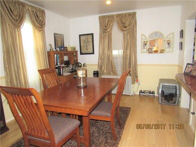 Great Dining Area to have all your Family Gatherin