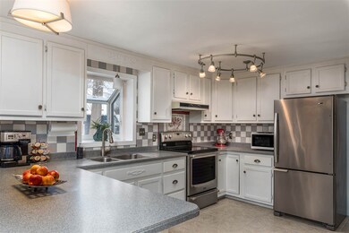 32 Laurel Ln, Hampton, NH 03842 - photo 6