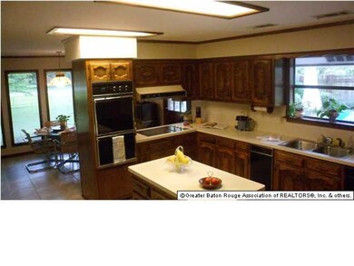Large kitchen to cook and enjoy