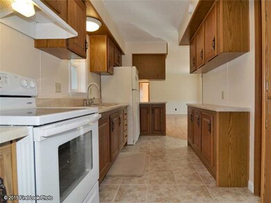 131 Holiday Ct, Wakefield, RI 02879 - photo 5