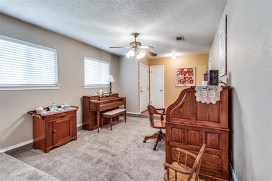 173 Circle Dr, Denison, TX 75021 - photo 4