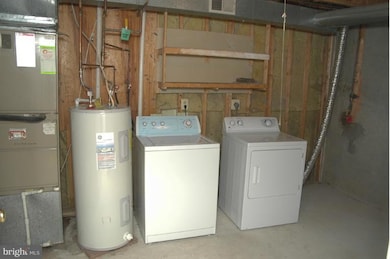 13948 Gunners Place, Centreville, VA 20121 - photo 6