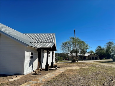 305 N Hall St, Richland Springs, TX 76871 - photo 3