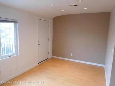 29 Francine Ct unit B, Staten Island, NY 10306 - photo 2