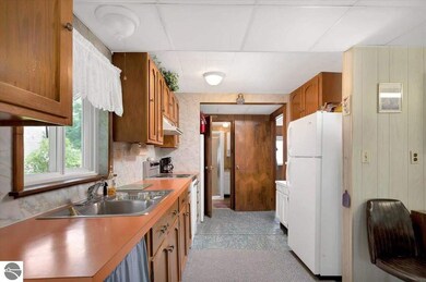 8968 Thomas St, Hale, MI 48739 - photo 5