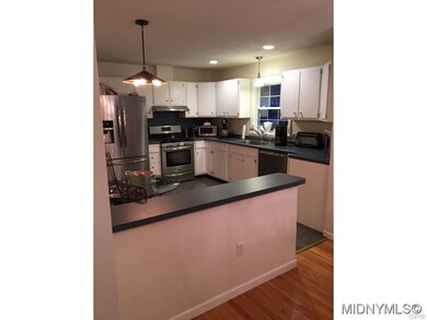 Eat-in Kitchen