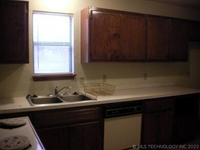 713 E Broadway St, Ardmore, OK 73401 - photo 3