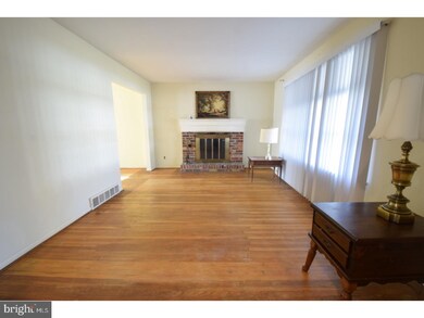 813 Liberty Ln, Blackwood, NJ 08012 - photo 3