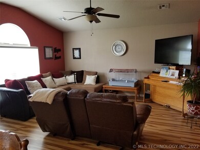 8904 S 257th East Place, Broken Arrow, OK 74014 - photo 3