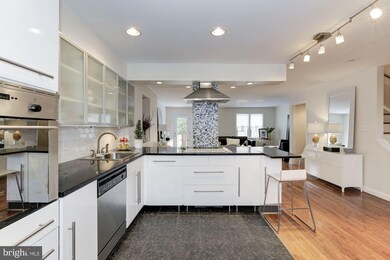 10231 Arizona Cir, Bethesda, MD 20817 - photo 6