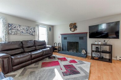 6 Salmon St, Newmarket, NH 03857 - photo 6