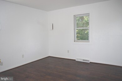 2911 Bayonne Ave, Baltimore, MD 21214 - photo 7