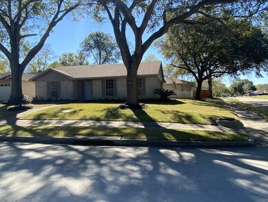 16302 Forest Bend Ave, Friendswood, TX 77546 - photo 2