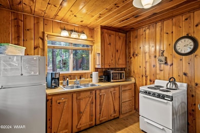 PinonCabin-Greer-AZ-11