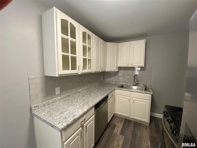 2504 Pacific St, Davenport, IA 52804 - photo 4