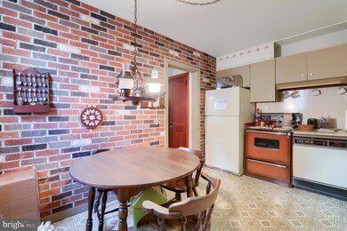 243 Locust St, New Holland, PA 17557 - photo 7