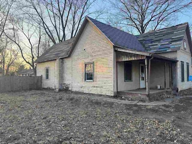 925 S 16th St, Terre Haute, IN 47807 - photo 2