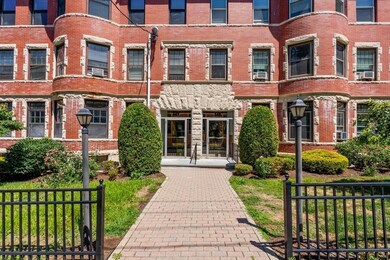 147 Winthrop Rd unit 3, Brookline, MA 02445 - photo 4