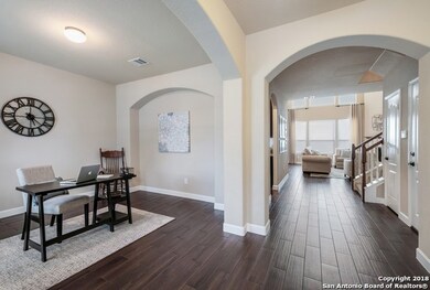 25515 Thomas Oaks, San Antonio, TX 78261 - photo 4