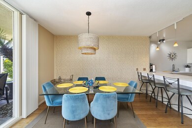 012_Dining