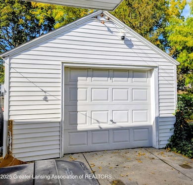 807 N Foster Ave, Lansing, MI 48912 - photo 7