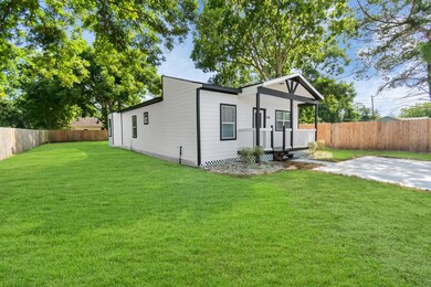 2004 Avenue C, Rosenberg, TX 77471 - photo 5