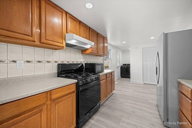 unlisted-address, Carpentersville, IL 60110 - photo 5