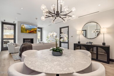 Dining room/living room