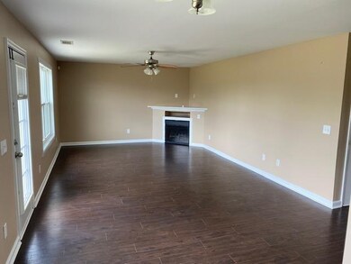 711 Broderick Cir, Warner Robins, GA 31088 - photo 2