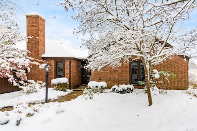 4765 Coach Rd, Columbus, OH 43220 - photo 2