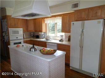 172 E Aluta Mill Rd, Nazareth, PA 18064 - photo 3