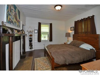 34 Little Bo Ln, Leicester, NC 28748 - photo 7