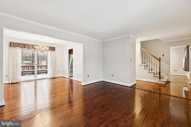 11977 William And Mary Cir, Woodbridge, VA 22192 - photo 7