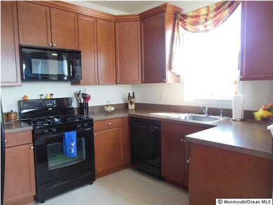 327 Mill Pond Way unit 63, Eatontown, NJ 07724 - photo 5