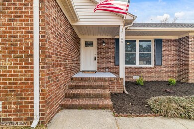 102 Creighton Dr, Jacksonville, NC 28546 - photo 4