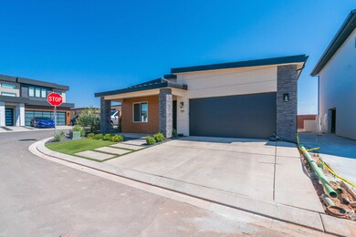 121 Desert Saguaro Ln E-002